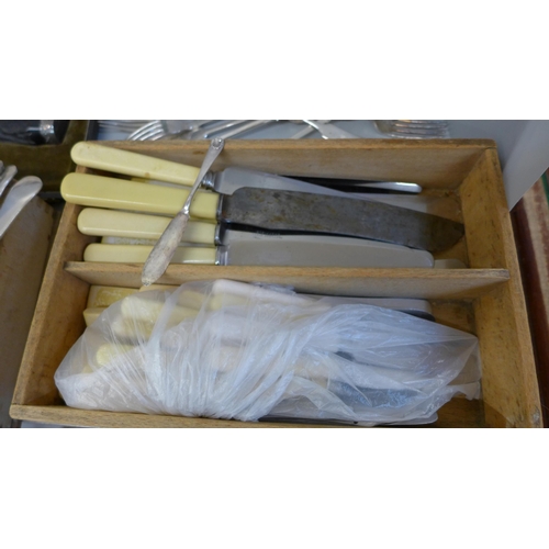 1077 - Assorted silver plated cutlery with a sterling silver knife **PLEASE NOTE THIS LOT IS NOT ELIGIBLE F... 