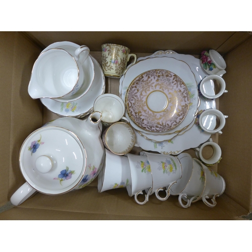 1078 - A Colclough Art Deco part tea set with Windsor teapot, a Colclough chintz part tea set and four Roya... 