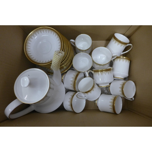 1087 - Paragon Athena tea and coffee ware **PLEASE NOTE THIS LOT IS NOT ELIGIBLE FOR POSTING AND PACKING**