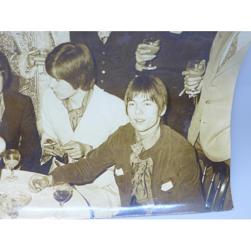 626 - Pop music; press photograph, unpublished with John Lennon, Ringo Starr, Paul McCartney and Brian Jon... 