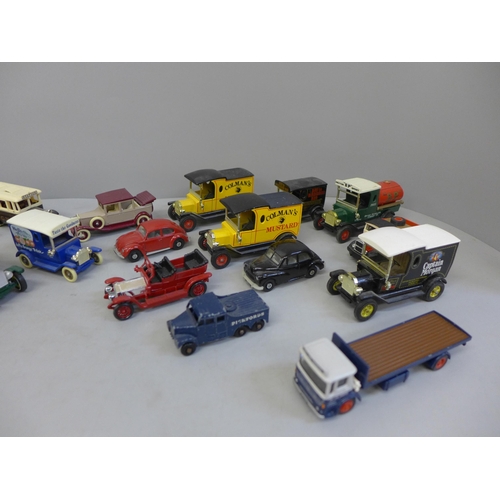 671 - A collection of Matchbox and Lledo model vehicles