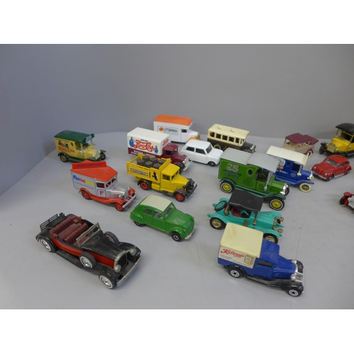 671 - A collection of Matchbox and Lledo model vehicles