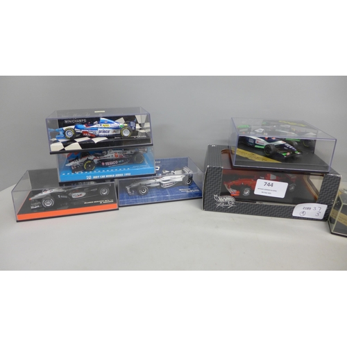 744 - Nine Formula 1 model racing cars, Onyx, Minichamps and others