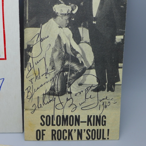 795 - Music, a small collection of signed cuttings including Soloman King and Don Covay, etc. (5)