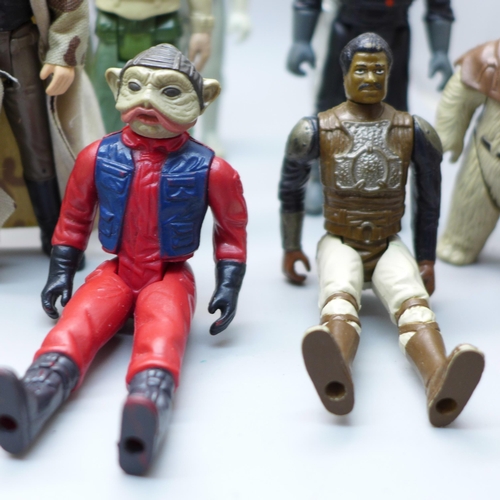 800 - Thirty-two Kenner Star Wars figures