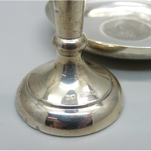 813 - A white metal dish with a Pakistan one rupee coin insert and a silver posy vase, vase 13cm