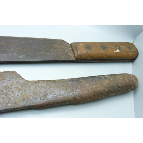 839 - A machete and a 'Stainforth Severquick' knife