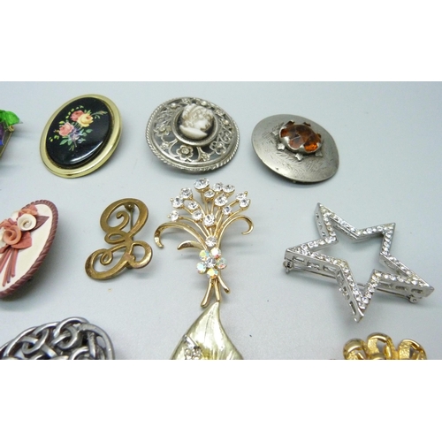 854 - Thirty brooches including vintage and Celtic style