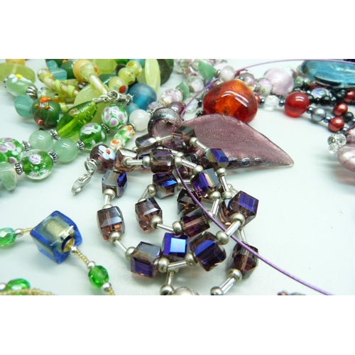 876 - Glass bead jewellery including Murano