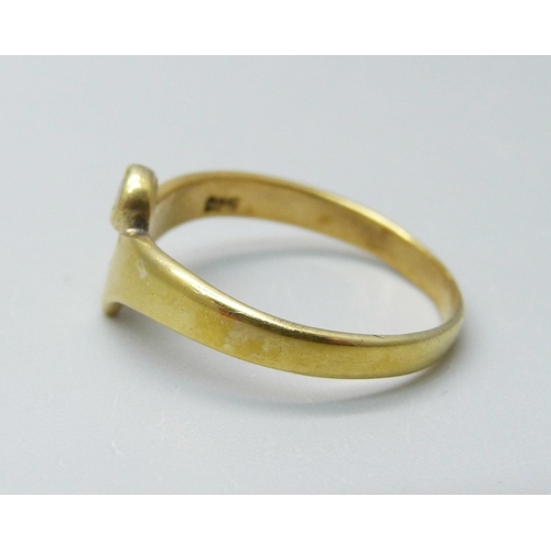 917 - A silver gilt, gem set wishbone ring, R