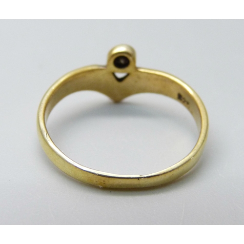 917 - A silver gilt, gem set wishbone ring, R