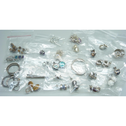 932 - Twenty-five pairs of silver earrings