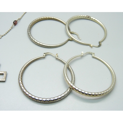 961 - Two silver necklaces and two pairs of silver earrings