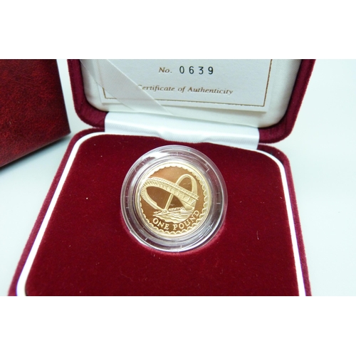 992 - A Royal Mint 2007 UK gold proof one pound coin, No. 0639, 19.61 grammes