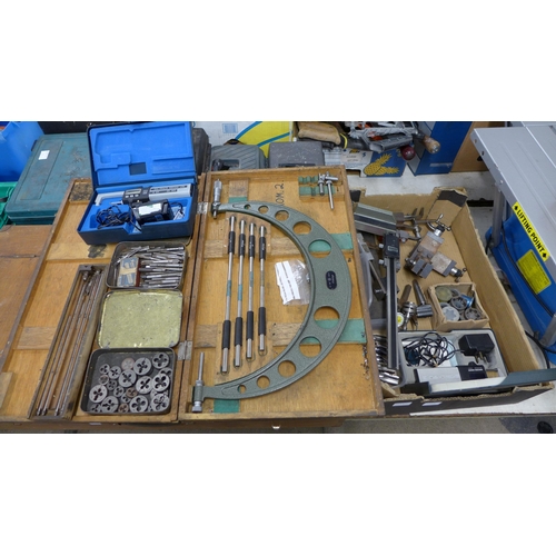 2006 - A tray of assorted engineering tools including micrometers and gauges, etc.