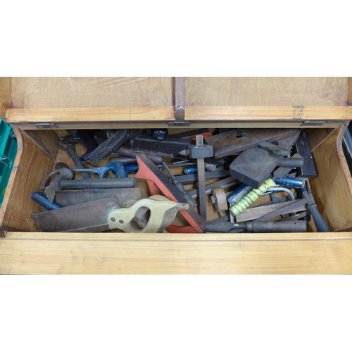 2007 - A carpenter's toolbox with vintage woodworking tools