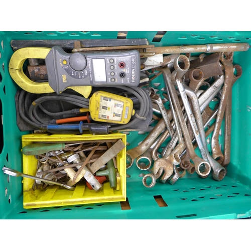 2009 - Two boxes of assorted vintage tools