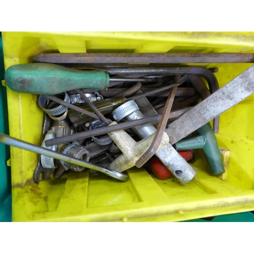 2009 - Two boxes of assorted vintage tools