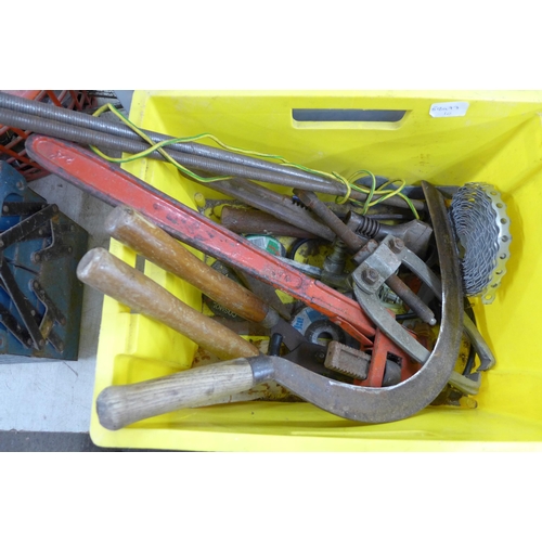 2017 - A box of vintage tools