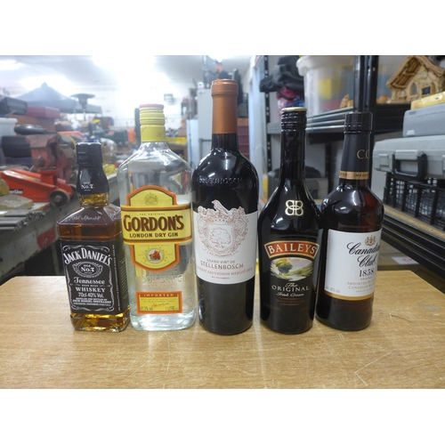 2096 - A collection of alcohol including wine, Jack Daniels and Gordons gin **PLEASE NOTE THIS LOT IS NOT E... 