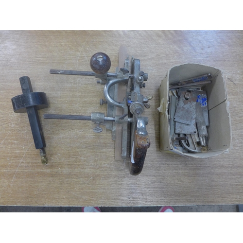 2121 - A Record 405 combination plane and mortice gauge