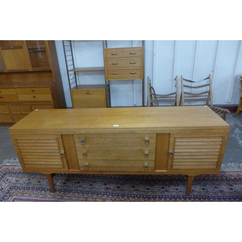 40 - An Elliotts of Newbury teak sideboard