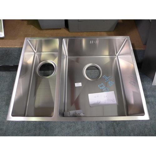 3024 - Three Stainless Steel 1.5 Bowl Sinks * This lot is subject to VAT