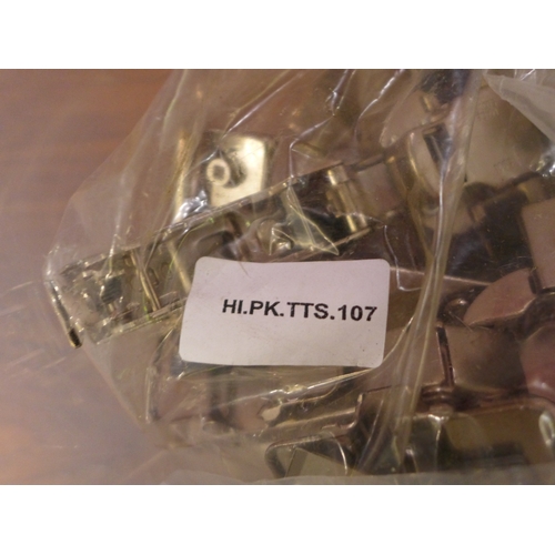 3076 - Quantity of Hinges * This lot is subject to VAT