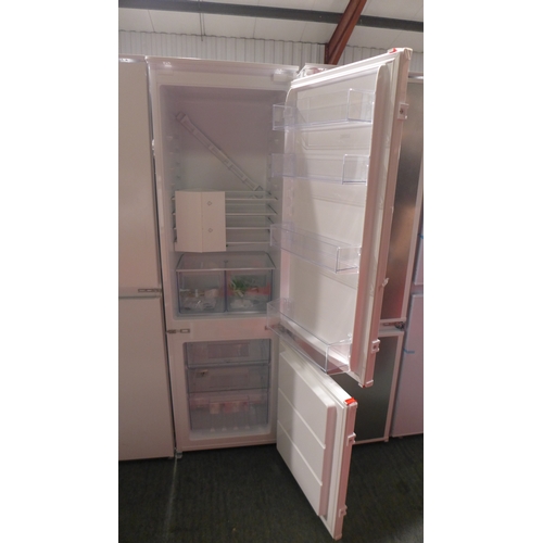 3237 - Zanussi 70/30 Fridge Freezer - Frost Free (H1772xW546xD549), original RRP £748.34 inc. VAT * This lo... 