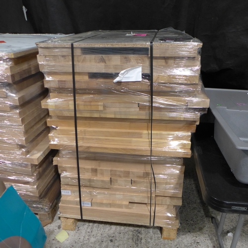 3251 - Pallet Of Solid Oak Off Cuts * This lot is subject to VAT