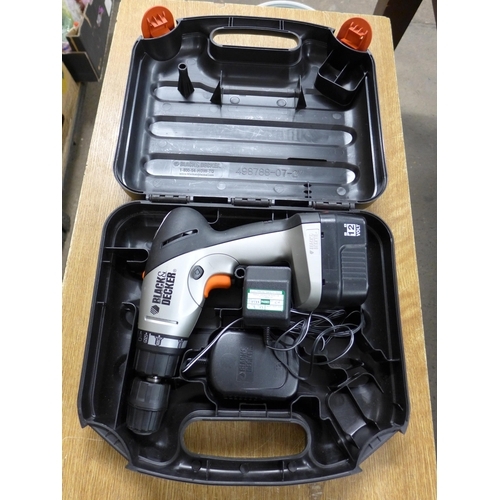 2020 - Black and Decker HP122 12v drill - W - with charger