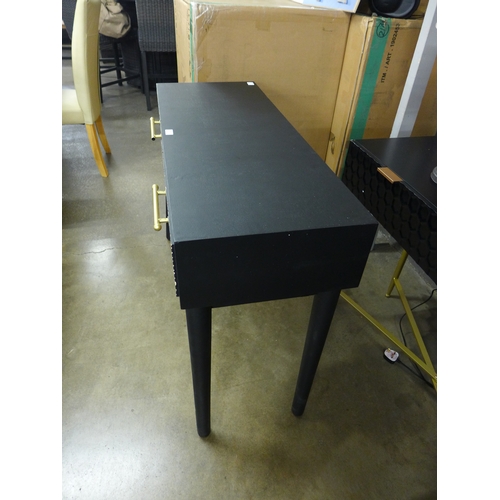 1443 - A zebra design and black console table