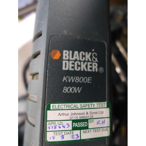 2048 - A Black & Decker router (model no. 800E) in case