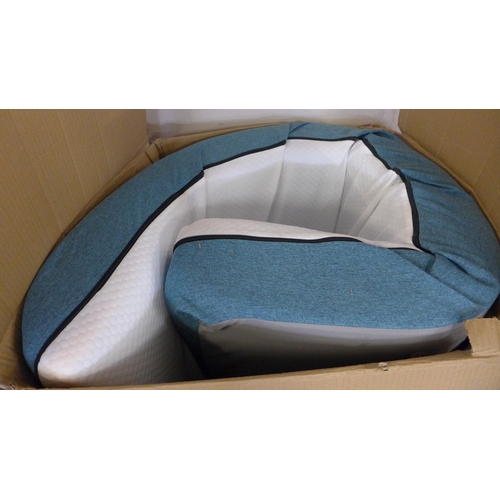 1525 - A small double size mattress