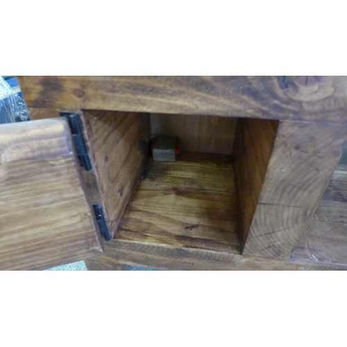 1532 - A rustic pine TV stand