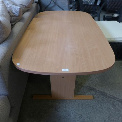 1538 - A large beech coffee table