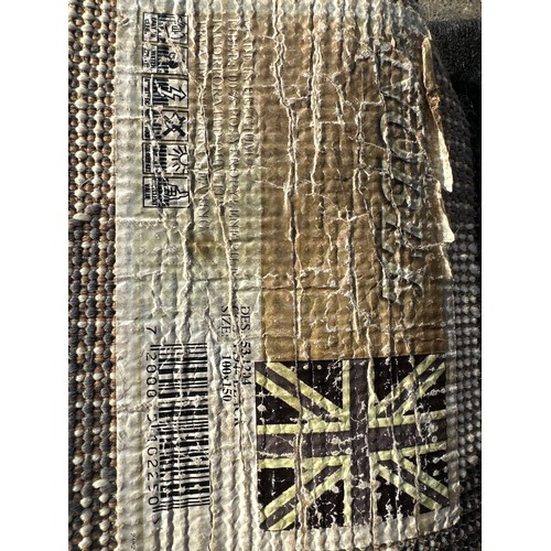 1574 - A champagne bucket and union flag rug