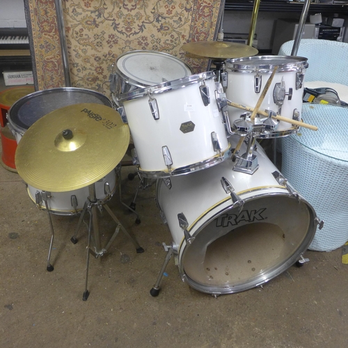 2145 - A Trak HRK drum kit, 12