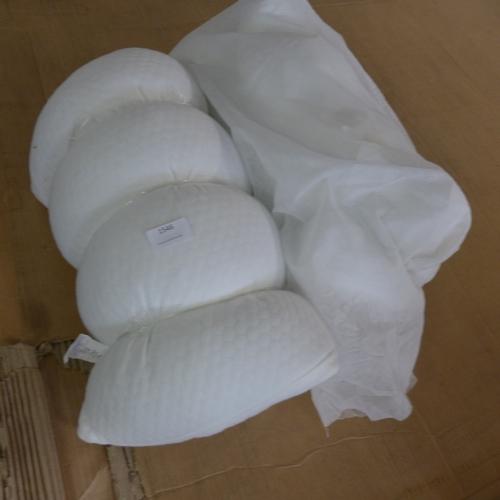 1541 - A pair of pillows