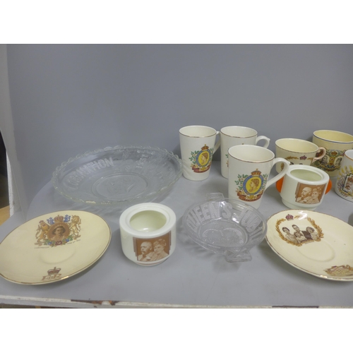 1050 - A box of Royal commemorative china and glass **PLEASE NOTE THIS LOT IS NOT ELIGIBLE FOR POSTING AND ... 