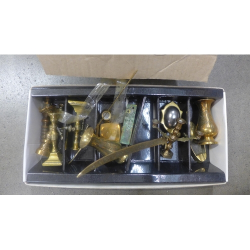 1063 - A collection of brassware **PLEASE NOTE THIS LOT IS NOT ELIGIBLE FOR POSTING AND PACKING**