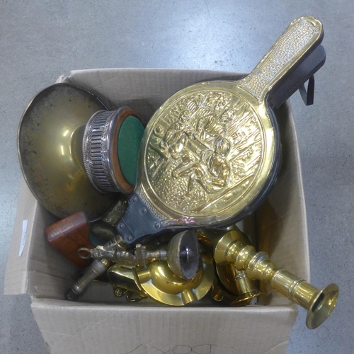 1063 - A collection of brassware **PLEASE NOTE THIS LOT IS NOT ELIGIBLE FOR POSTING AND PACKING**