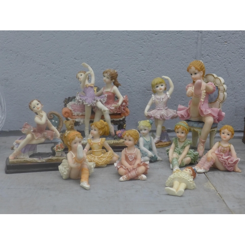 1072 - A collection of resin models of children  **PLEASE NOTE THIS LOT IS NOT ELIGIBLE FOR POSTING AND PAC... 