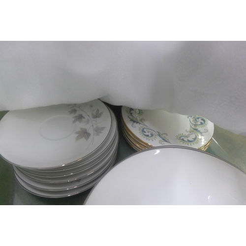 1077 - Assorted teawares, Noritake, Royal Standard and others **PLEASE NOTE THIS LOT IS NOT ELIGIBLE FOR PO... 