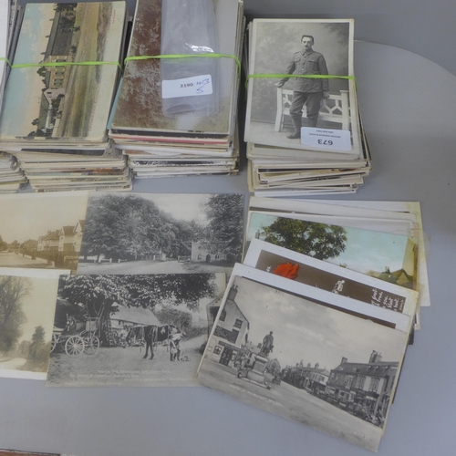 673 - Approximately 925 mainly Edwardian postcards, some later