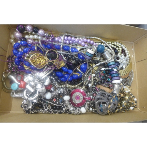 689 - Approximately sixty items of costume jewellery