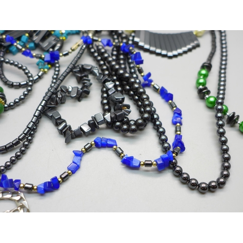 843 - Hematite jewellery