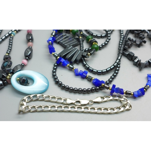 843 - Hematite jewellery