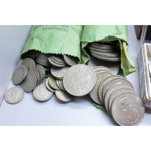 846 - A collection of coins including commemorative crowns