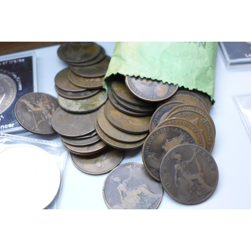 846 - A collection of coins including commemorative crowns